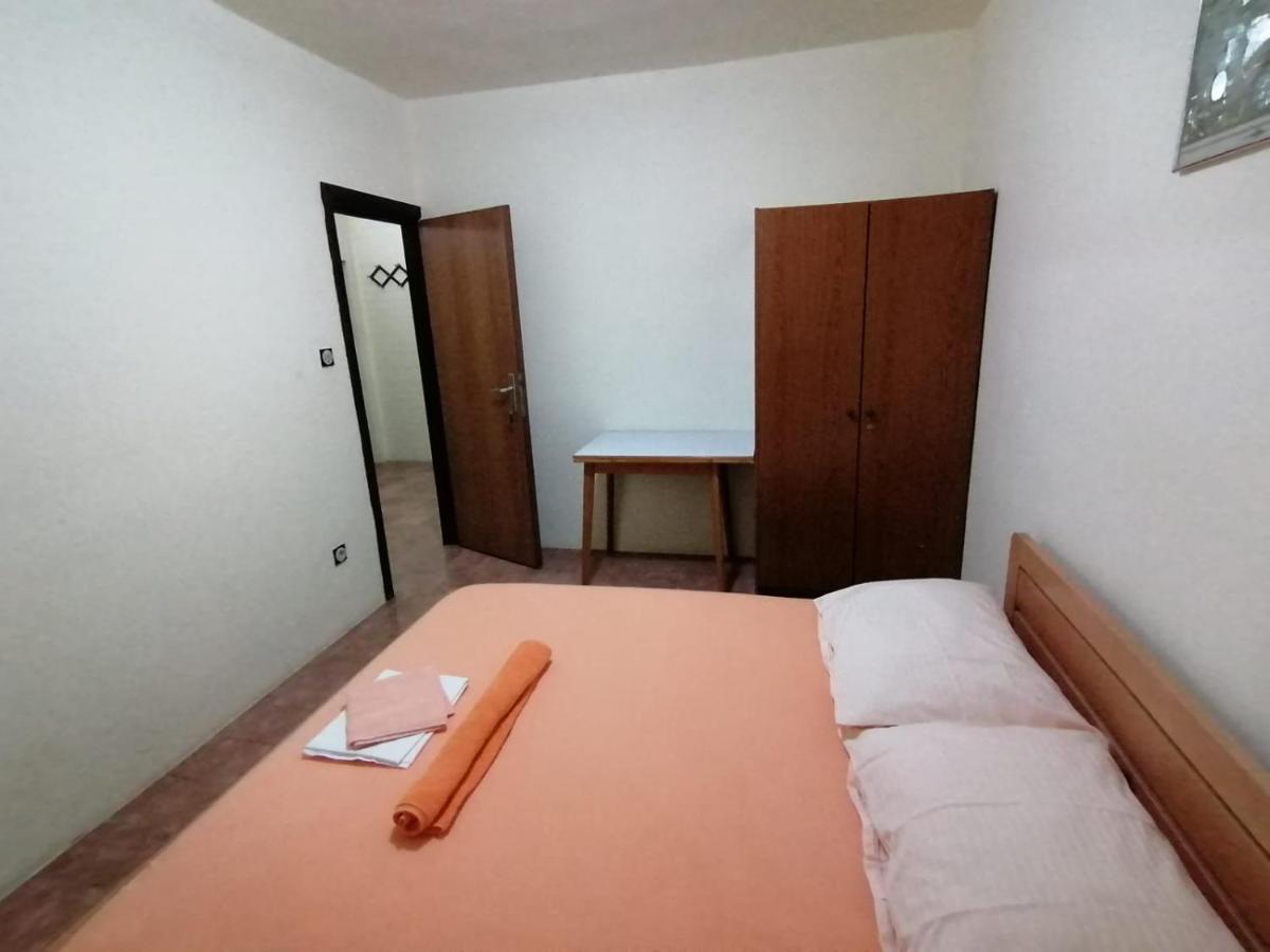 Apartmani Volaric Pag Pag Town Exterior photo